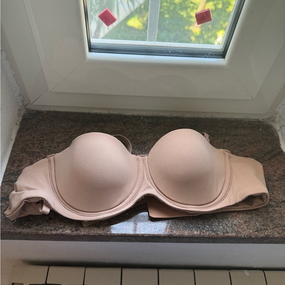 Skims Strapless Bra NWT Size 34A - Picture 1 of 2